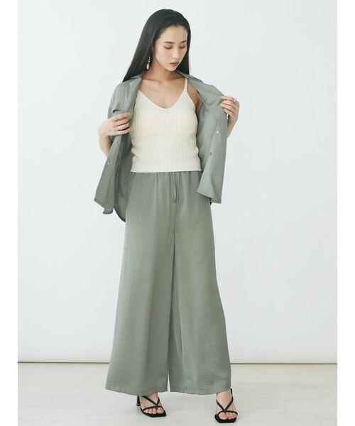 EVRIS（エヴリス）の「サテンワイドイージーパンツ【セットアップ着用可能】（その他パンツ・レディース・パープル/カーキ/ベージュ/ブラック・FREE）」の17枚目の写真