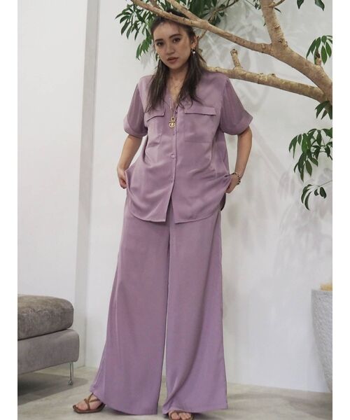 EVRIS（エヴリス）の「サテンワイドイージーパンツ【セットアップ着用可能】（その他パンツ・レディース・パープル/カーキ/ベージュ/ブラック・FREE）」の9枚目の写真