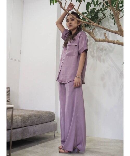 EVRIS（エヴリス）の「サテンワイドイージーパンツ【セットアップ着用可能】（その他パンツ・レディース・パープル/カーキ/ベージュ/ブラック・FREE）」の6枚目の写真