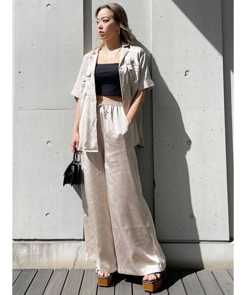 EVRIS（エヴリス）の「サテンワイドイージーパンツ【セットアップ着用可能】（その他パンツ・レディース・パープル/カーキ/ベージュ/ブラック・FREE）」の18枚目の写真