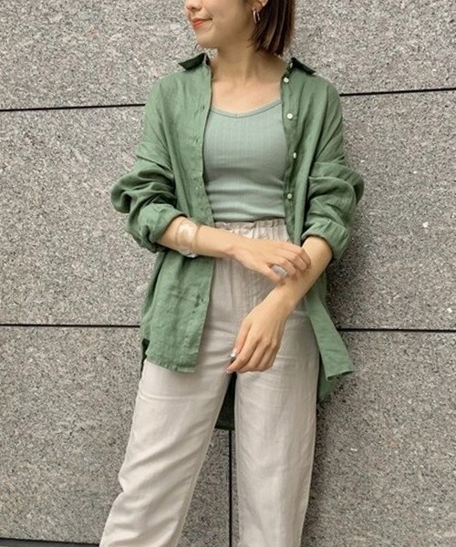 GAP(ギャップ)の「オーバーサイズ リネンシャツ(シャツ/ブラウス・レディース・その他2/その他/ネイビー/ブラウン/ライラック/ホワイト・XS/S/L/XXS/M)」の6枚目の写真