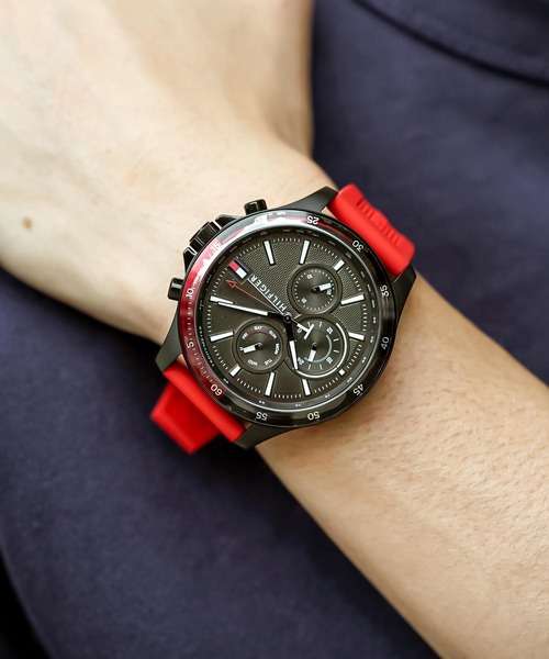 TOMMY HILFIGER（トミーヒルフィガー）の「【TOMMY HILFIGER】トミーヒルフィガー BANK 腕時計 クォーツ（アナログ腕時計・メンズ・ホワイト/レッド/ブルー・FREE）」の3枚目の写真