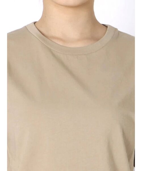 Ungrid(アングリッド)の「BASIC クルーネックTee(Tシャツ/カットソー・レディース・ブラック/オフホワイト/ベージュ・SMALL/MEDIUM)」の15枚目の写真
