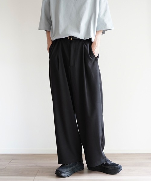 LILL（リル）の「【セットアップ 2点セット】ポリトロストレッチドレープリラクシング半袖ビッグポケットジップシャツ+ワイドパンツ（セットアップ・メンズ・ブラック/ネイビー/ブラウン/グレー/オフホワイト/グレー系/ダークブラウン/ブルー・S/M/L/XL）」の14枚目の写真