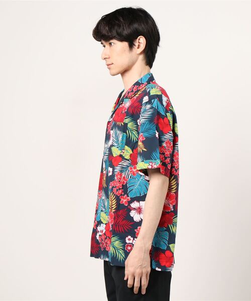 Original Penguin by Munsingwear（オリジナルペンギン バイ マンシングウェア）の「ペンギン バイ マンシングウェア フラワープリントオープンカラーシャツ メンズ ユニセックス ウェア スポーツウェア ゴルフ（シャツ/ブラウス・メンズ・マルチ・LL/M/L）」の2枚目の写真