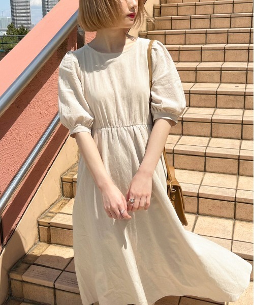 apres jour（アプレジュール）の「バックリボンパフワンピース【ZOZOTOWN限定アイテム】（ワンピース・レディース・オフホワイト/ブラック/ベージュ・フリー/X-LARGE）」の17枚目の写真