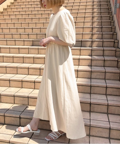 apres jour（アプレジュール）の「バックリボンパフワンピース【ZOZOTOWN限定アイテム】（ワンピース・レディース・オフホワイト/ブラック/ベージュ・フリー/X-LARGE）」の20枚目の写真