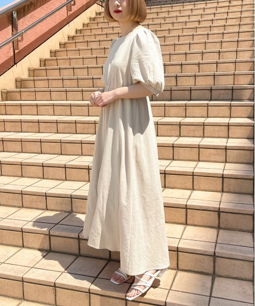 apres jour（アプレジュール）の「バックリボンパフワンピース【ZOZOTOWN限定アイテム】（ワンピース・レディース・オフホワイト/ブラック/ベージュ・フリー/X-LARGE）」の21枚目の写真