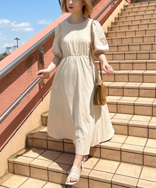 apres jour（アプレジュール）の「バックリボンパフワンピース【ZOZOTOWN限定アイテム】（ワンピース・レディース・オフホワイト/ブラック/ベージュ・フリー/X-LARGE）」の4枚目の写真