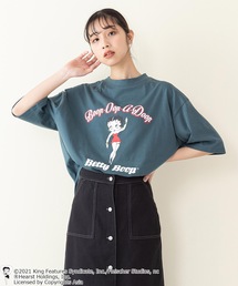 【ベティー】ラウンドヘムオーバーサイズTシャツ