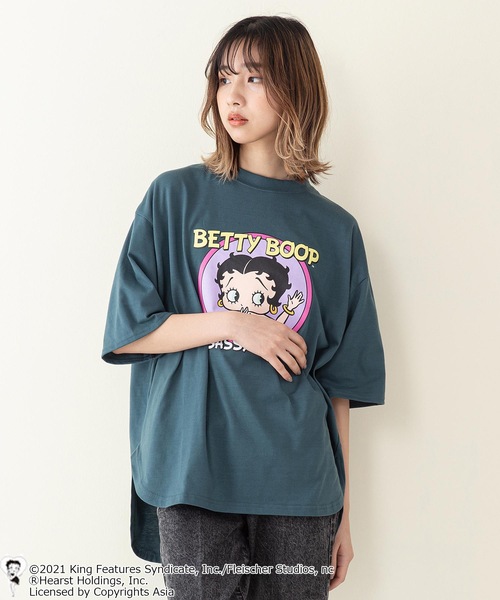 BETTY BOOP(ベティ・ブープ)の「【ベティー】ラウンドヘムオーバーサイズTシャツ(Tシャツ/カットソー・レディース・ダークグリーン/パープル/オフホワイト/ブラック系その他/グリーン系その他/スミクロ・FREE)」の5枚目の写真