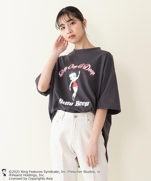 BETTY BOOP(ベティ・ブープ)の「【ベティー】ラウンドヘムオーバーサイズTシャツ(Tシャツ/カットソー・レディース・ダークグリーン/パープル/オフホワイト/ブラック系その他/グリーン系その他/スミクロ・FREE)」の15枚目の写真