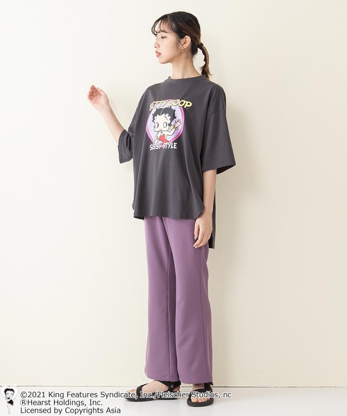 BETTY BOOP(ベティ・ブープ)の「【ベティー】ラウンドヘムオーバーサイズTシャツ(Tシャツ/カットソー・レディース・ダークグリーン/パープル/オフホワイト/ブラック系その他/グリーン系その他/スミクロ・FREE)」の20枚目の写真