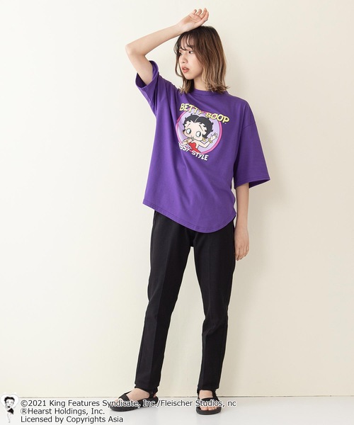 BETTY BOOP(ベティ・ブープ)の「【ベティー】ラウンドヘムオーバーサイズTシャツ(Tシャツ/カットソー・レディース・ダークグリーン/パープル/オフホワイト/ブラック系その他/グリーン系その他/スミクロ・FREE)」の22枚目の写真
