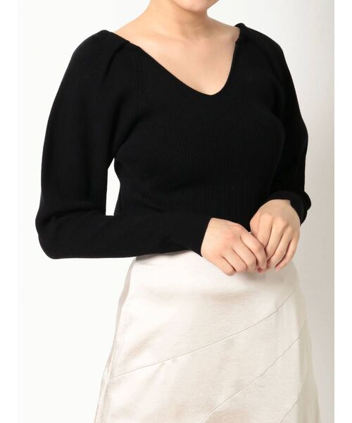 MERCURYDUO（マーキュリーデュオ）の「タックショルダーチェンジリブニット（ニット/セーター・レディース・オフホワイト/ブラック/イエロー/ラベンダー・FREE）」の3枚目の写真