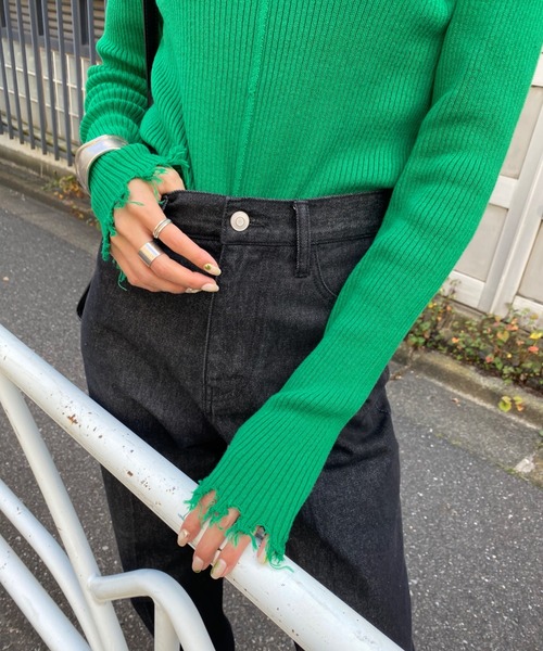 WHO'S WHO gallery（フーズフーギャラリー）の「ダメージスライドリブニット（ニット/セーター・レディース・ブラック/オフホワイト/ライム/オレンジ/ブルー/グリーン・FREE）」の10枚目の写真