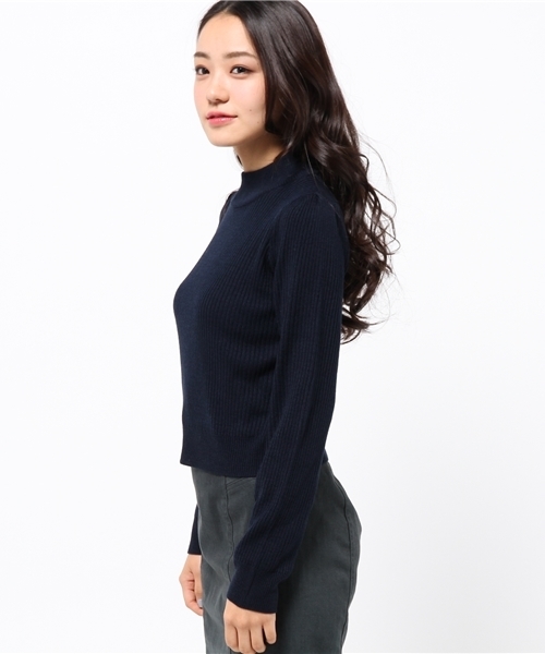 one after another NICE CLAUP（ワンアフターアナザーナイスクラップ）の「プチハイネックプルオーバーリブ無地（ニット/セーター・レディース・オフホワイト/サックスブルー/パープル/クリーム/ネイビー/ブラック・FREE）」の8枚目の写真