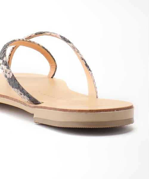 NICOLAS LAINAS（ニコラスライナス）の「NICOLAS LAINAS チューブクロストングサンダル（サンダル・レディース・ブラック/ゴールド/ベージュ系その他・35/36/38/37/39）」の7枚目の写真