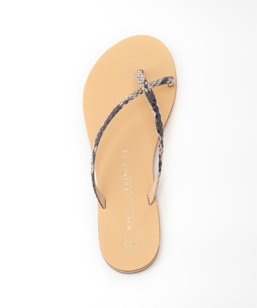 NICOLAS LAINAS（ニコラスライナス）の「NICOLAS LAINAS チューブクロストングサンダル（サンダル・レディース・ブラック/ゴールド/ベージュ系その他・35/36/38/37/39）」の8枚目の写真