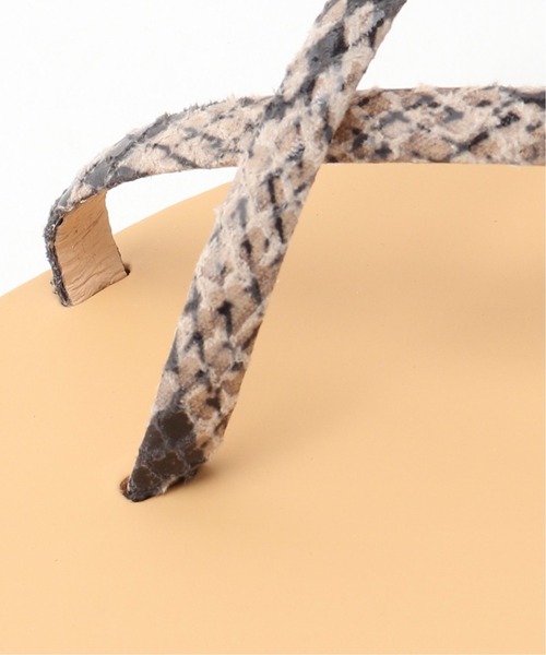 NICOLAS LAINAS（ニコラスライナス）の「NICOLAS LAINAS チューブクロストングサンダル（サンダル・レディース・ブラック/ゴールド/ベージュ系その他・35/36/38/37/39）」の12枚目の写真