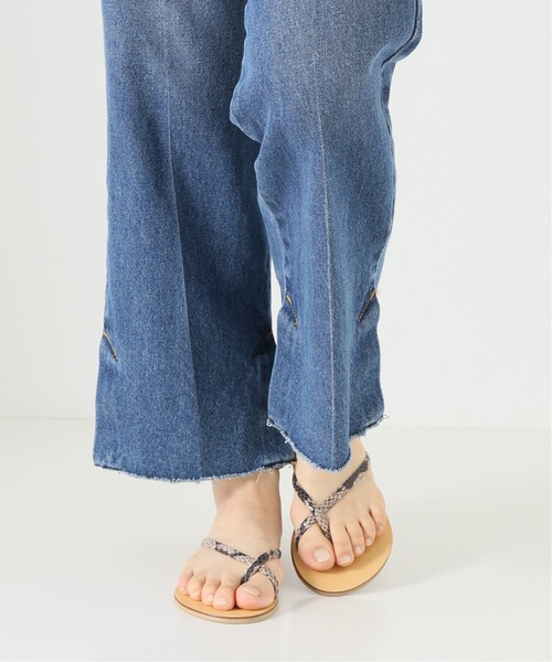 NICOLAS LAINAS（ニコラスライナス）の「NICOLAS LAINAS チューブクロストングサンダル（サンダル・レディース・ブラック/ゴールド/ベージュ系その他・35/36/38/37/39）」の14枚目の写真