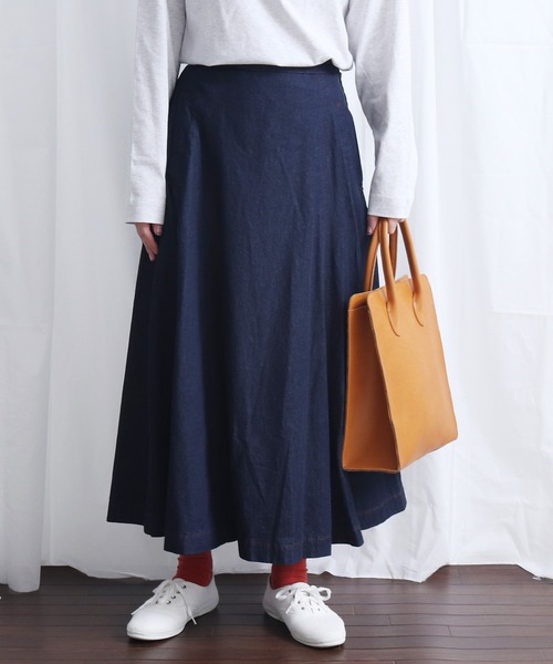 Lene（レネ）の「5oz デニム サーキュラースカート（スカート・レディース・ブルー/ネイビー・FREE）」の2枚目の写真