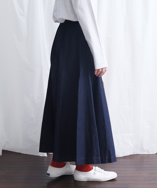 Lene（レネ）の「5oz デニム サーキュラースカート（スカート・レディース・ブルー/ネイビー・FREE）」の4枚目の写真