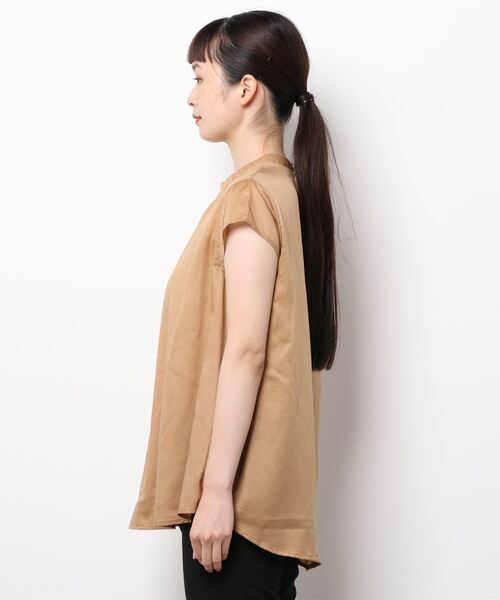 Te chichi(テチチ)の「リネン混フロントタックブラウス(シャツ/ブラウス・レディース・ベージュ/ブラック/ブラウン・フリ-)」の4枚目の写真
