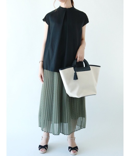 Te chichi(テチチ)の「リネン混フロントタックブラウス(シャツ/ブラウス・レディース・ベージュ/ブラック/ブラウン・フリ-)」の8枚目の写真