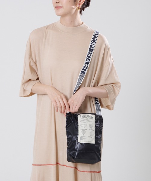 THEATRE PRODUCTS（シアタープロダクツ）の「HOZUBAG ボトルサコッシュ（ショルダーバッグ・レディース・ブラック/ベージュ/パープル・FREE）」の2枚目の写真
