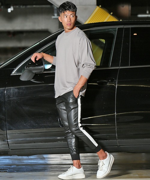 JOKER（ジョーカー）の「【JOKER】オーバーサイズビッグシルエット6色展開長袖Tシャツ/カラーリング無地BIGロンT ペールトーン長袖ビッグtシャツ メンズ 秋服（Tシャツ/カットソー・メンズ・オフホワイト/ブラック/ダークグリーン/ピンク/グレー系その他/ベージュ・M/L/XL）」の13枚目の写真