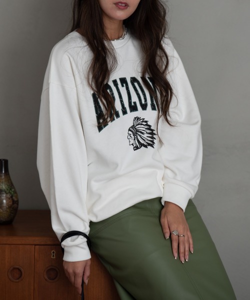 AIC.（エーアイシー）の「ARIZONAロゴプリントビッグ裏毛スウェット（スウェット・レディース・オフホワイト/グレー/チャコールグレー/ネイビー・FREE）」の2枚目の写真