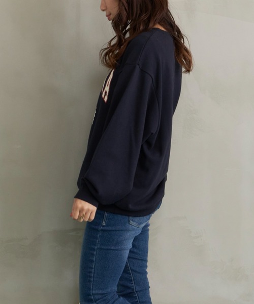 AIC.（エーアイシー）の「ARIZONAロゴプリントビッグ裏毛スウェット（スウェット・レディース・オフホワイト/グレー/チャコールグレー/ネイビー・FREE）」の11枚目の写真