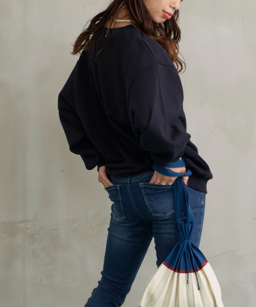 AIC.（エーアイシー）の「ARIZONAロゴプリントビッグ裏毛スウェット（スウェット・レディース・オフホワイト/グレー/チャコールグレー/ネイビー・FREE）」の12枚目の写真