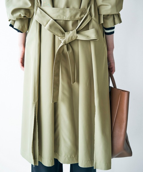 haco!（ハコ）の「どうせ買うなら長い季節楽しめるのがいい！インナーコートも着られるビッグスリーブトレンチコート（トレンチコート・レディース・セージグリーン・1/2）」の17枚目の写真