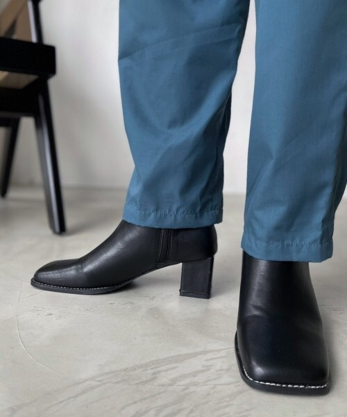 Solace（ソレイス）の「ワイドスクエアトゥミドルブーツ（ブーツ・レディース・ベージュ/アイボリー/ブラック・LL/M/L）」の16枚目の写真