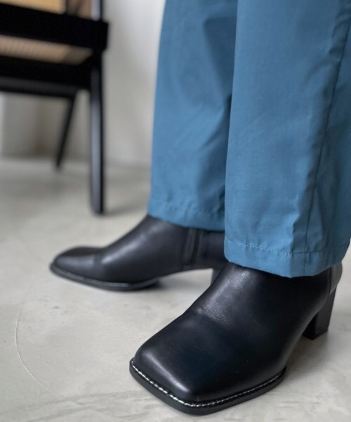 Solace（ソレイス）の「ワイドスクエアトゥミドルブーツ（ブーツ・レディース・ベージュ/アイボリー/ブラック・LL/M/L）」の17枚目の写真