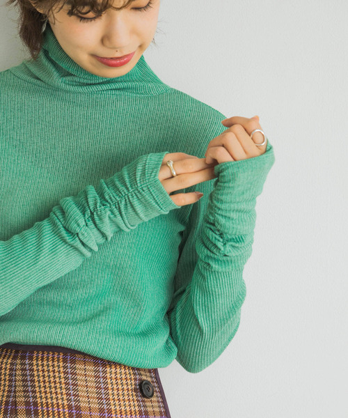 URBAN RESEARCH（アーバンリサーチ）の「シャーリングスリーブタートルネックカットソー（Tシャツ/カットソー・レディース・ライトグレー/ブラウン/グリーン/ライトブルー・FREE）」の3枚目の写真