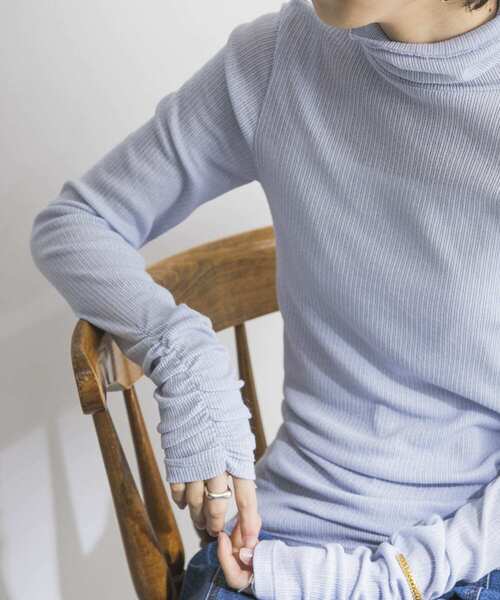 URBAN RESEARCH（アーバンリサーチ）の「シャーリングスリーブタートルネックカットソー（Tシャツ/カットソー・レディース・ライトグレー/ブラウン/グリーン/ライトブルー・FREE）」の10枚目の写真