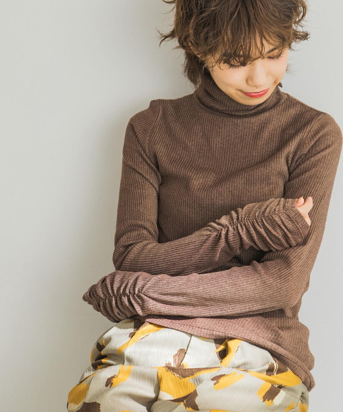 URBAN RESEARCH（アーバンリサーチ）の「シャーリングスリーブタートルネックカットソー（Tシャツ/カットソー・レディース・ライトグレー/ブラウン/グリーン/ライトブルー・FREE）」の13枚目の写真