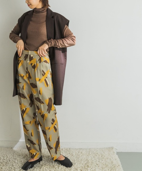 URBAN RESEARCH（アーバンリサーチ）の「シャーリングスリーブタートルネックカットソー（Tシャツ/カットソー・レディース・ライトグレー/ブラウン/グリーン/ライトブルー・FREE）」の16枚目の写真