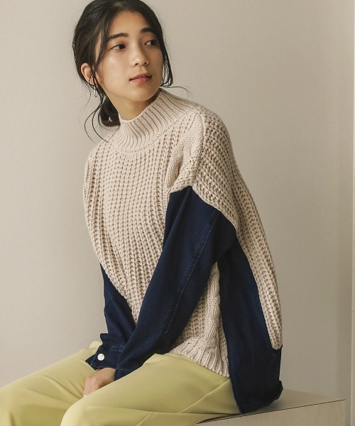 Bou Jeloud(ブージュルード)の「モックネックデニムコンビニット(ニット/セーター・レディース・ブラック/ベージュ/グレー/マスタード・FREE)」の1枚目の写真