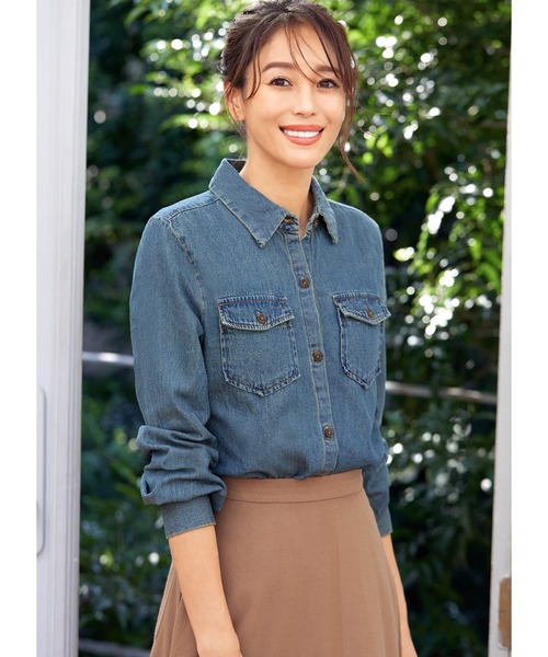 STYLE DELI（スタイルデリ）の「ベーシックデニムシャツ（シャツ/ブラウス・レディース・ブルー・MEDIUM）」の2枚目の写真