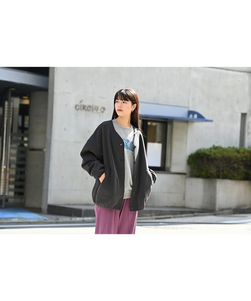 Dickies（ディッキーズ）の「Dickies ディッキーズ ルーズシルエット 裏シープ起毛カーディガン（カーディガン/ボレロ・レディース・カーキ/アイボリー/チャコール・フリー）」の22枚目の写真