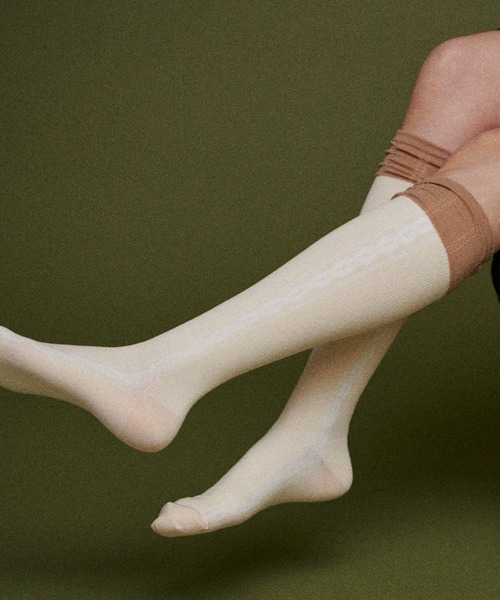 idem(イデム)の「make cute socks/着圧ハイソックス(ソックス/靴下・レディース・ベージュ・FREE)」の7枚目の写真