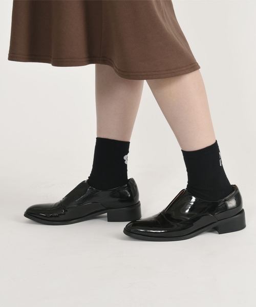 MARY QUANT(マリークワント)の「アシンメトリーロゴ ソックス(ソックス/靴下・レディース・ピンク/ブラック/ブルー/ホワイト/グリーン/テラコッタ・FREE)」の17枚目の写真