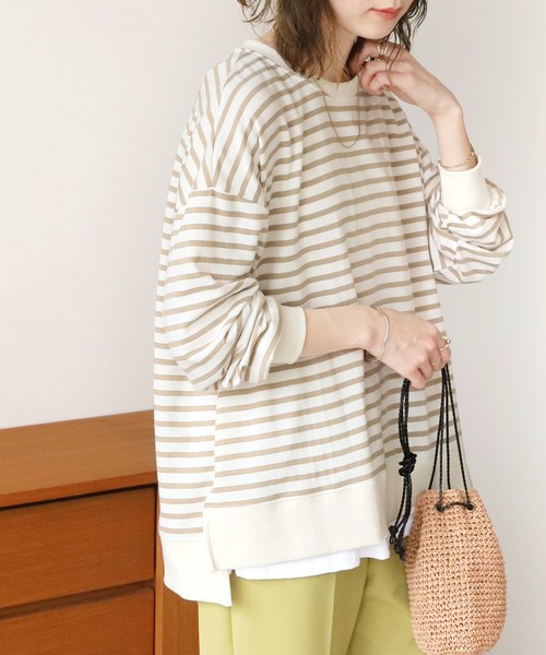 reca（レカ）の「サイドスリットボーダートップス（Tシャツ/カットソー・レディース・ブラック系その他/ブラック/グレー/ベージュ系その他/ホワイト系その他/ネイビー/オリーブ/ボルドー・FREE）」の2枚目の写真