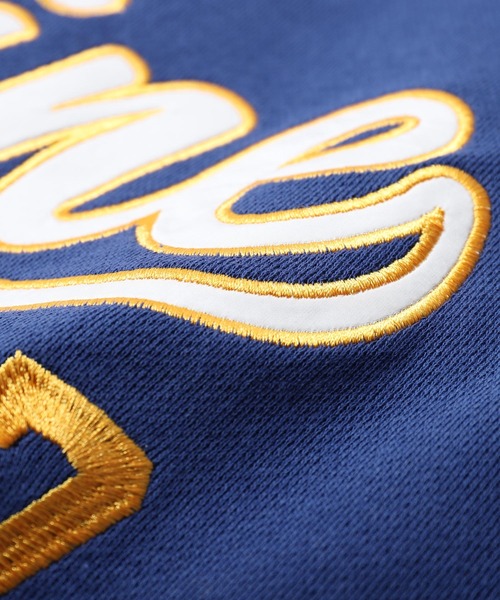 ZIP FIVE（ジップファイブ）の「【loot box】アップリケ刺繍裏毛スウェット　トレーナー[ネックレス付き]（スウェット・メンズ・ブルー/スミクロ/アイボリー系/グリーン/イエロー系/オートミール・LARGE/MEDIUM）」の11枚目の写真