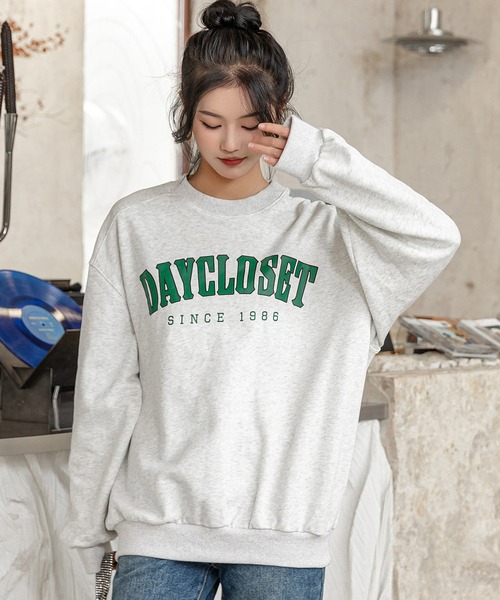 DAY CLOSET（デイ クローゼット）の「レディース DAYCLOSETロゴ入りプルオーバースウェット（スウェット・レディース・ネイビー/ホワイト系その他/グリーン/チャコールグレー・ONE SIZE）」の6枚目の写真