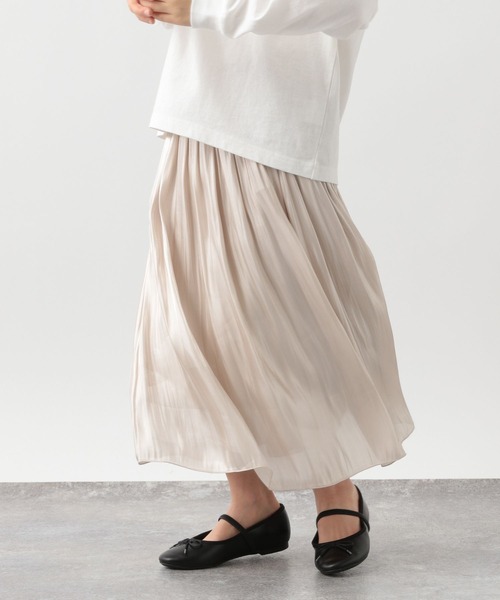 GLOBAL WORK（グローバルワーク）の「キッズ/シャイニーサテンフレアスカート/264154（スカート・キッズ・ライトイエロー/チャコールグレー/オフホワイト・110cm/130cm/150cm/140cm/100cm/120cm/160cm）」の4枚目の写真